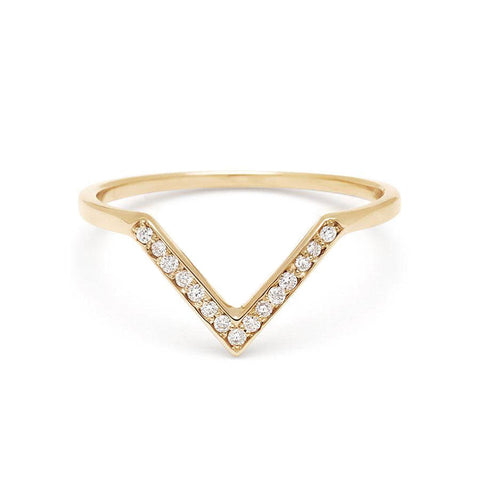 A band with 15 round white diamonds set in yellow gold., Yellow Gold