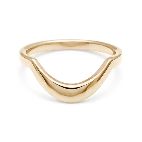 A solid gold tapered band set in yellow gold., Yellow Gold