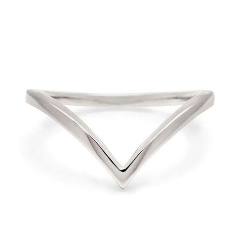 A chrysalis solid gold band set in white gold., White Gold
