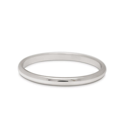 A 2mm classic round band set in white gold. 5
