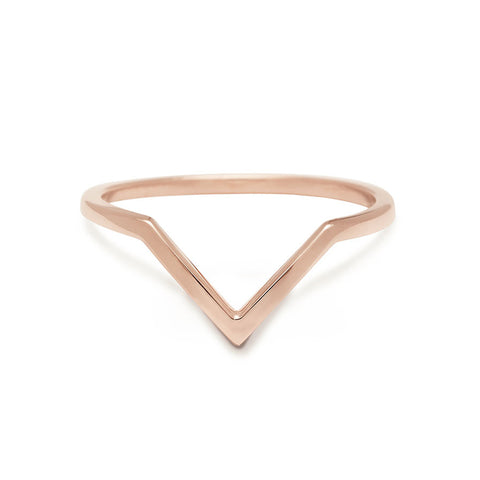 A chevron shaped band in solid gold set in rose gold., Rose Gold