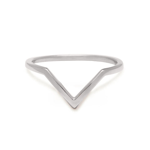 A chevron shaped band in solid gold set in white gold., White Gold 3