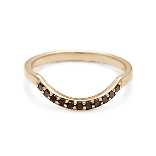 A diamond dusted curve band with black diamonds set in yellow gold., Yellow Gold
