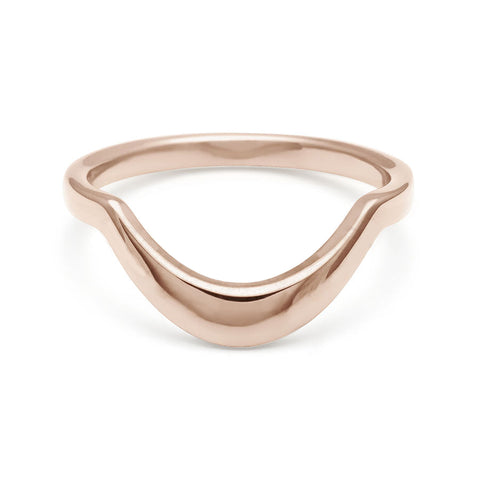 A solid gold tapered band set in rose gold., Rose Gold
