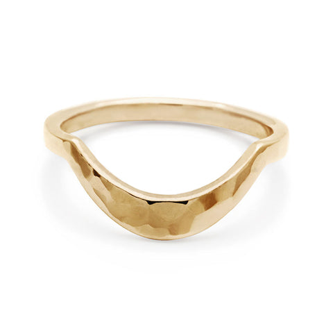 A solid gold tapered band with a hammered finish set in yellow gold., Yellow Gold 9