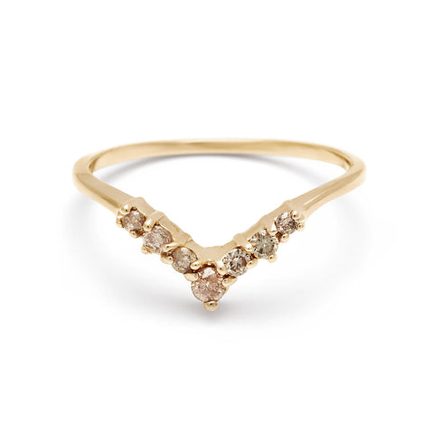 A band with champagne diamonds in ascending size set in yellow gold., Yellow Gold