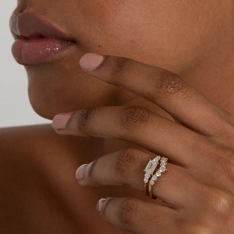 Female hand wearing Cosmic Tiara Curve Band - 14k Gold & Emerald 5