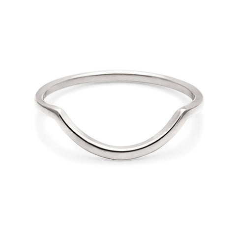A curved solid gold band set in white gold., White Gold 5