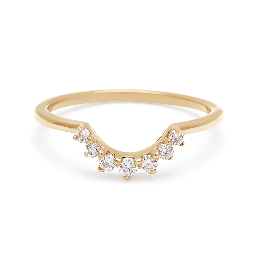 A curve band with 7 white diamonds set in yellow gold., Yellow Gold